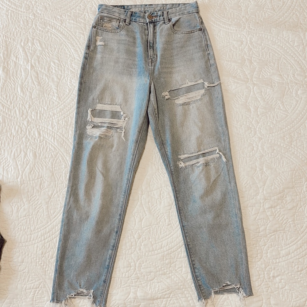 american eagle mom jeans